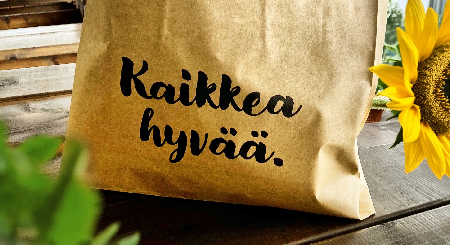 Kauppahalli Lahti kauppiaat kuvitus 2200x1200